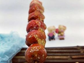 小家伙吃的不亦乐乎。