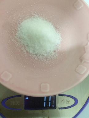 先称出糖的重量