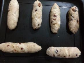 然后摆进烤盘里