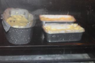 烤箱预热到170度，烤30分钟左右