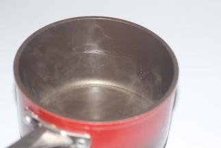 水煮沸 加入细砂糖化开