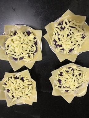 然后上面码上马苏里拉芝士