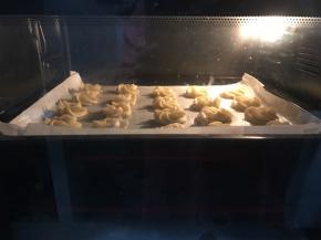 烤箱预热至170度，进炉烤20分钟左右