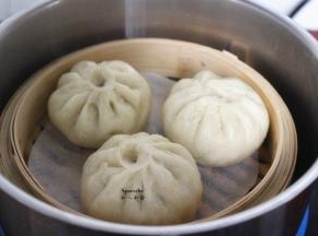 蒸好包子关火后3分钟开盖即可。