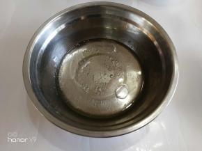 玉米油，水搅拌。