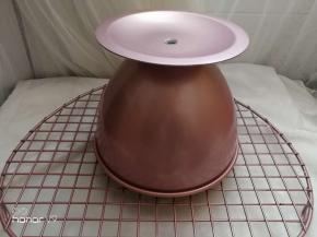 倒扣到烤网晾凉，然后脱模。