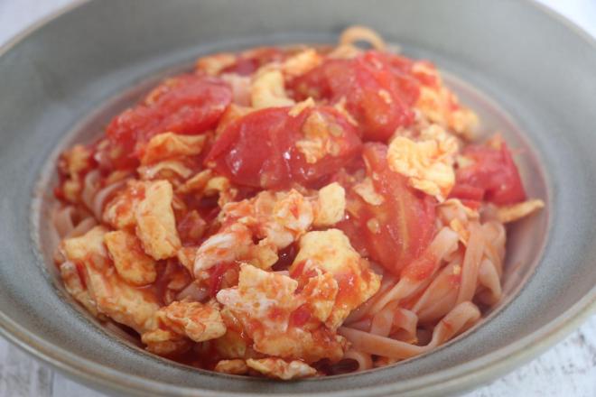 西红柿鸡蛋炒面