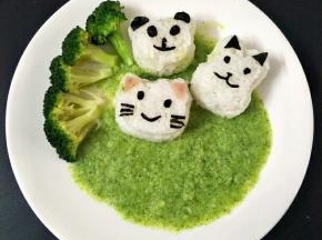 倒入西蓝花泥