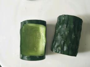 用小刀如图挖空中间部分