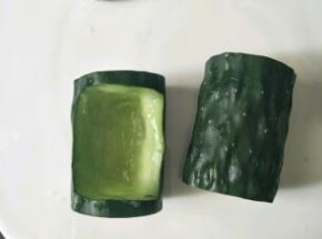 用小刀如图挖空中间部分