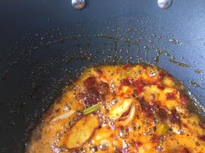 下一勺郫县豆瓣酱炒出红油