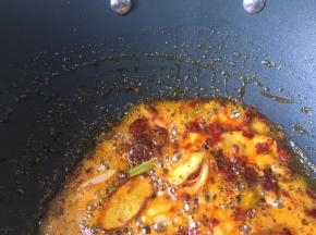下一勺郫县豆瓣酱炒出红油
