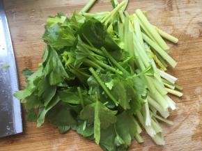 芹菜切段