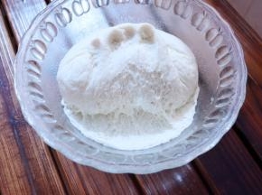 发酵至1.5-2倍大，手指在中间戳一个洞不回缩，内部组织呈蜂窝状即可