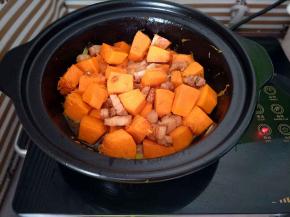 加入适量清水大火烧开