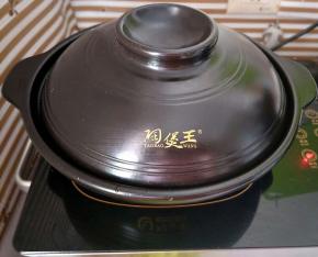 盖上盖子，中火焖至入味熟透