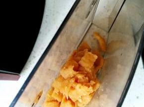剩下的果渣用来做果酱