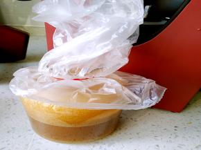 榨出的汁可以直接当饮料喝，我是拿来加白糖酿酒