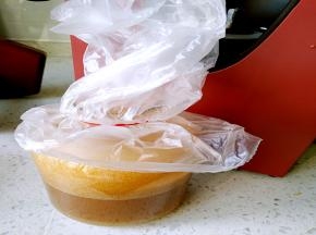 榨出的汁可以直接当饮料喝，我是拿来加白糖酿酒