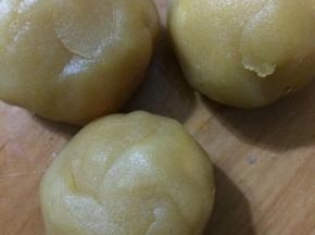 全部包起来搓圆待用