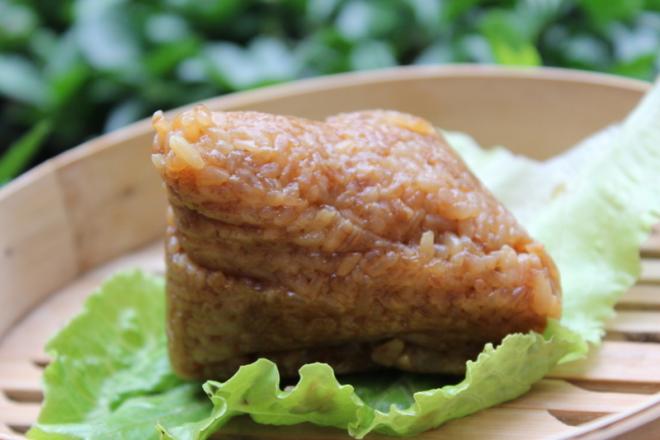 端午佳节之五花肉蛋黄粽子