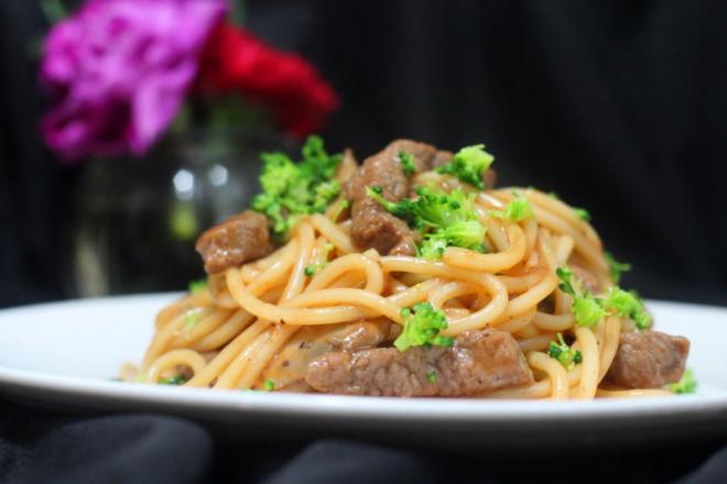 酱汁牛肉意面