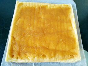 表面均匀抹一层苹果酱