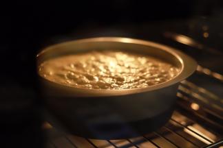 烤箱内的魔法蛋糕