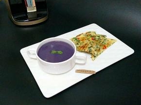 配了份鸡蛋韭菜软饼