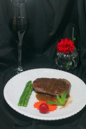 享受美味的牛排大餐吧