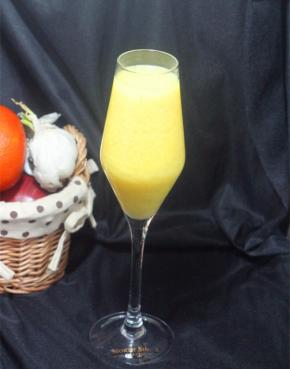 如果喜欢甜一些的，可以加入适量的蜂蜜或者练乳