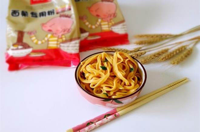 蚝油拌胡萝卜面