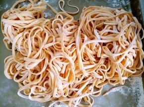 撒少许粉，防粘