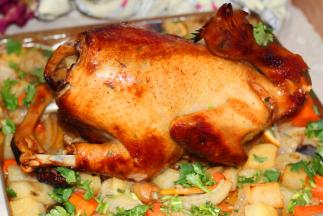 出炉后撒上香菜即可食用啦。