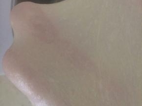 厨师机揉面到扩展阶段加入黄油，知道出现薄薄的手套膜。