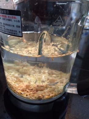 启动破壁机，开启豆浆功能