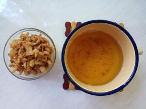 油渣和油。