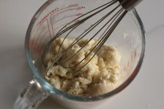 搅拌匀后是成这样团状的，不用担心。