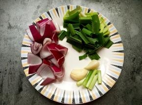 配菜切好如图。