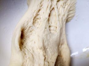 醒好的面如图。