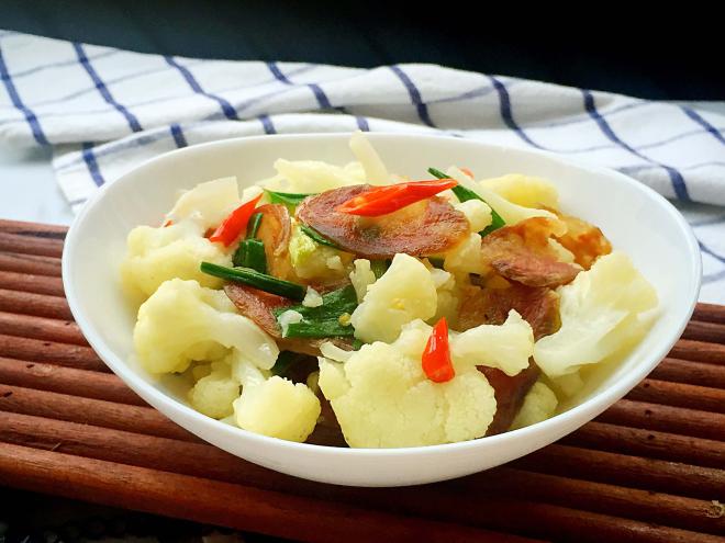 川味香肠炒菜花