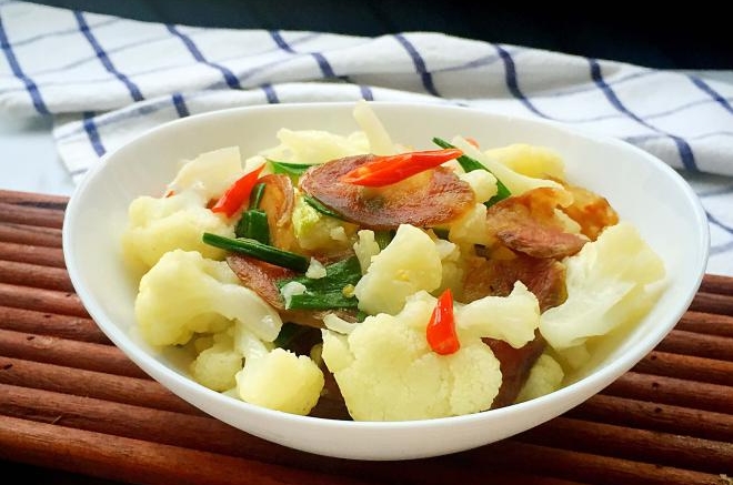 川味香肠炒菜花