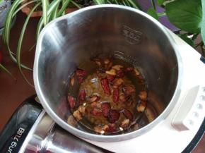 加入清水至刻度线。