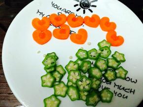 胡萝卜压花，秋葵切片