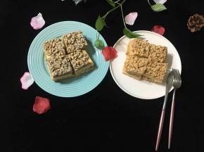 冷却以后再切成小块，如果一次吃不完可以放塑封袋密封保存。