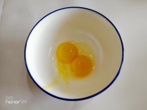 分离蛋黄。