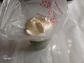 装入裱花袋里。