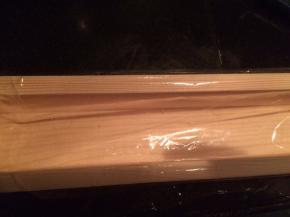 准备好小木模，将拌好的料塞进木模里