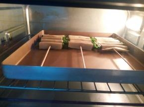 烤箱200度预热，中层，上下火200度烤12分钟