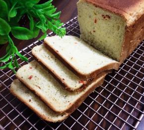 及其柔软的蔬菜土司，早餐、午后食用都是不错的选择哦